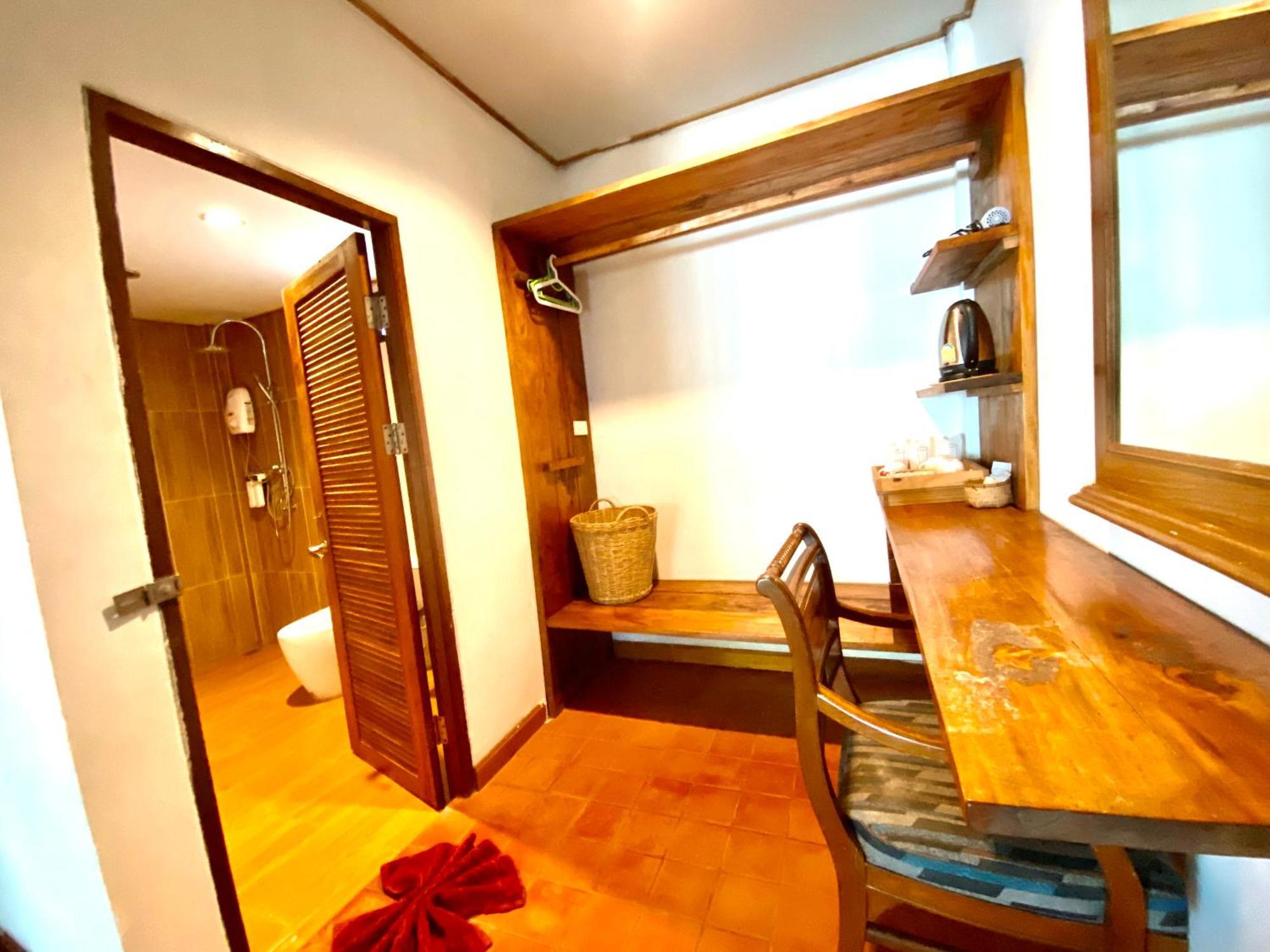 Coconut Lanta Resort @Klong Dow Beach 끄라비 외부 사진