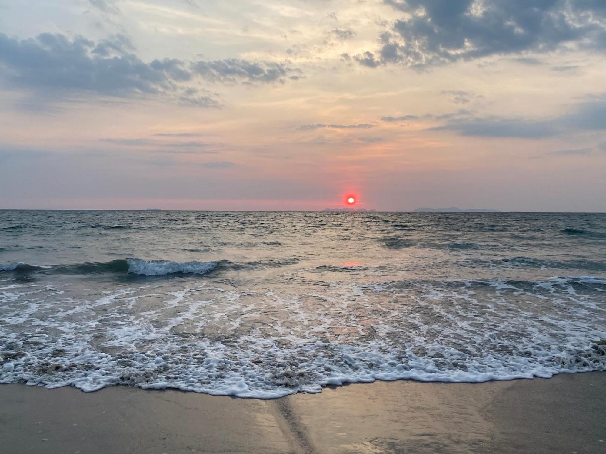 Coconut Lanta Resort @Klong Dow Beach 끄라비 외부 사진