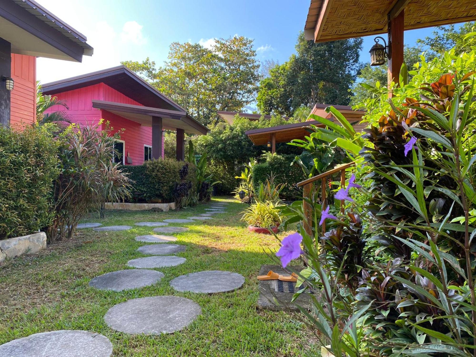 Coconut Lanta Resort @Klong Dow Beach 끄라비 외부 사진