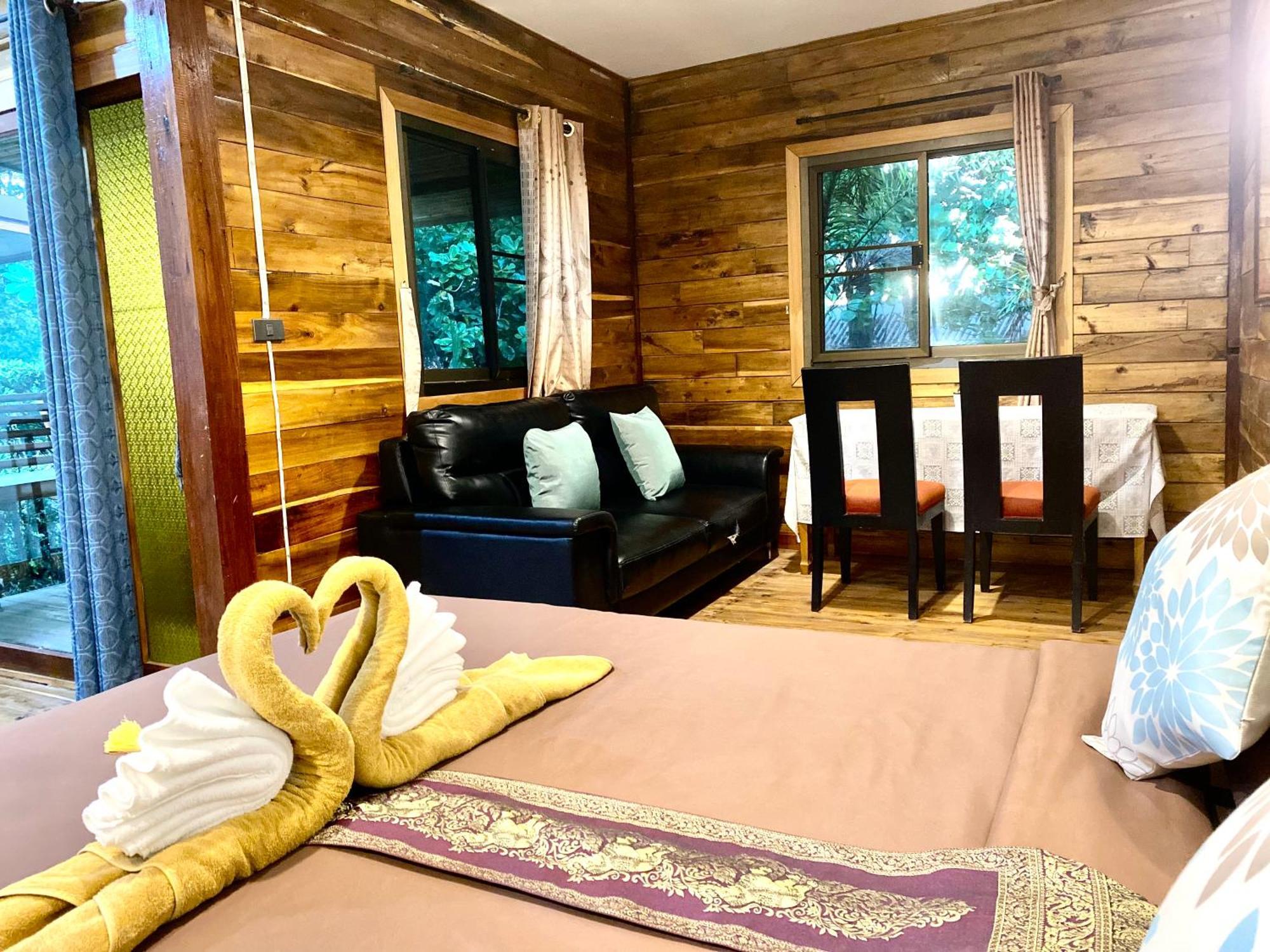 Coconut Lanta Resort @Klong Dow Beach 끄라비 외부 사진
