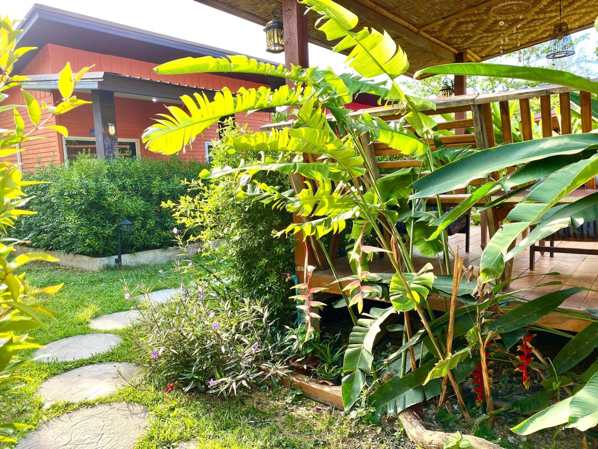 Coconut Lanta Resort @Klong Dow Beach 끄라비 외부 사진