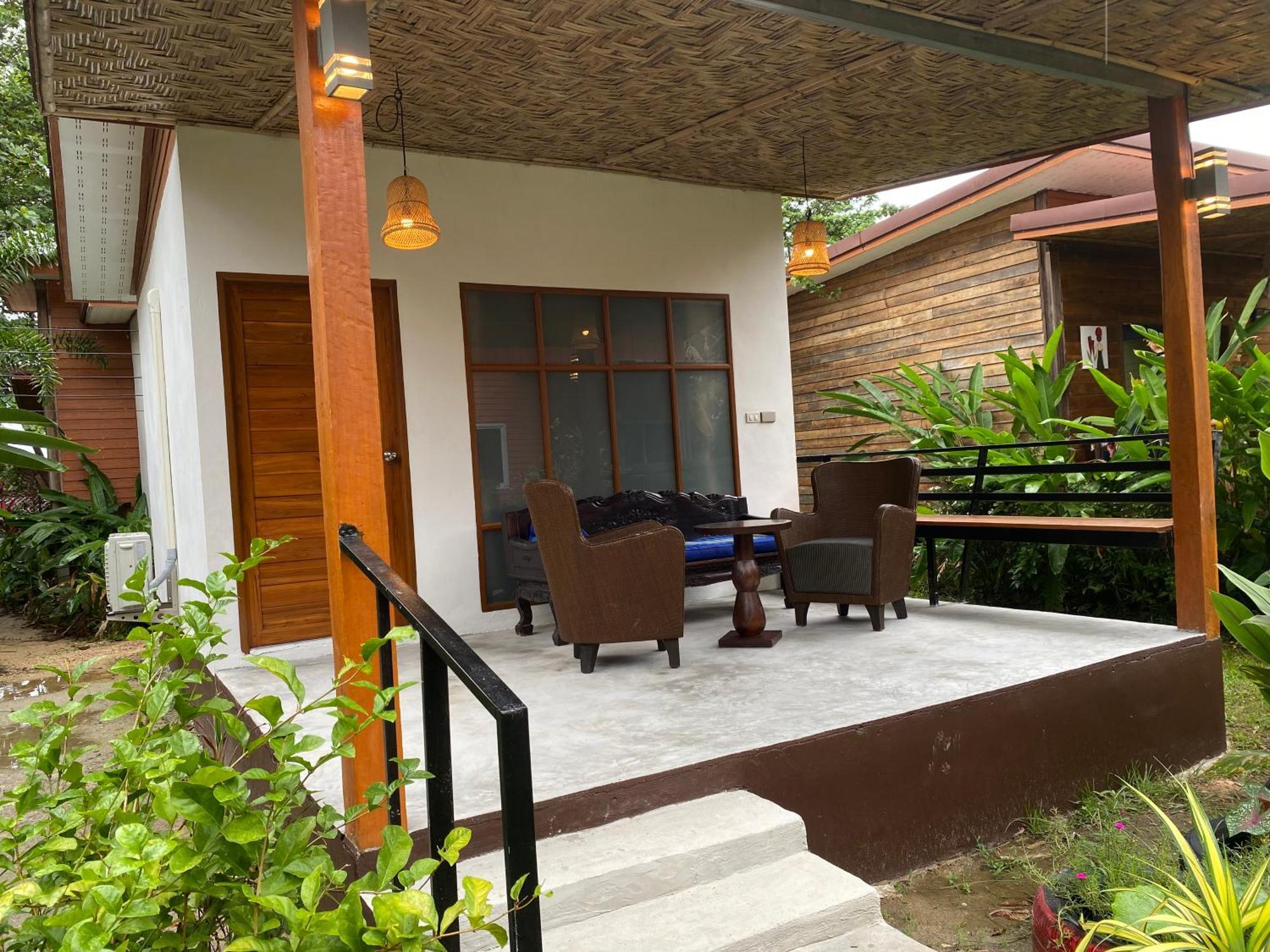 Coconut Lanta Resort @Klong Dow Beach 끄라비 외부 사진