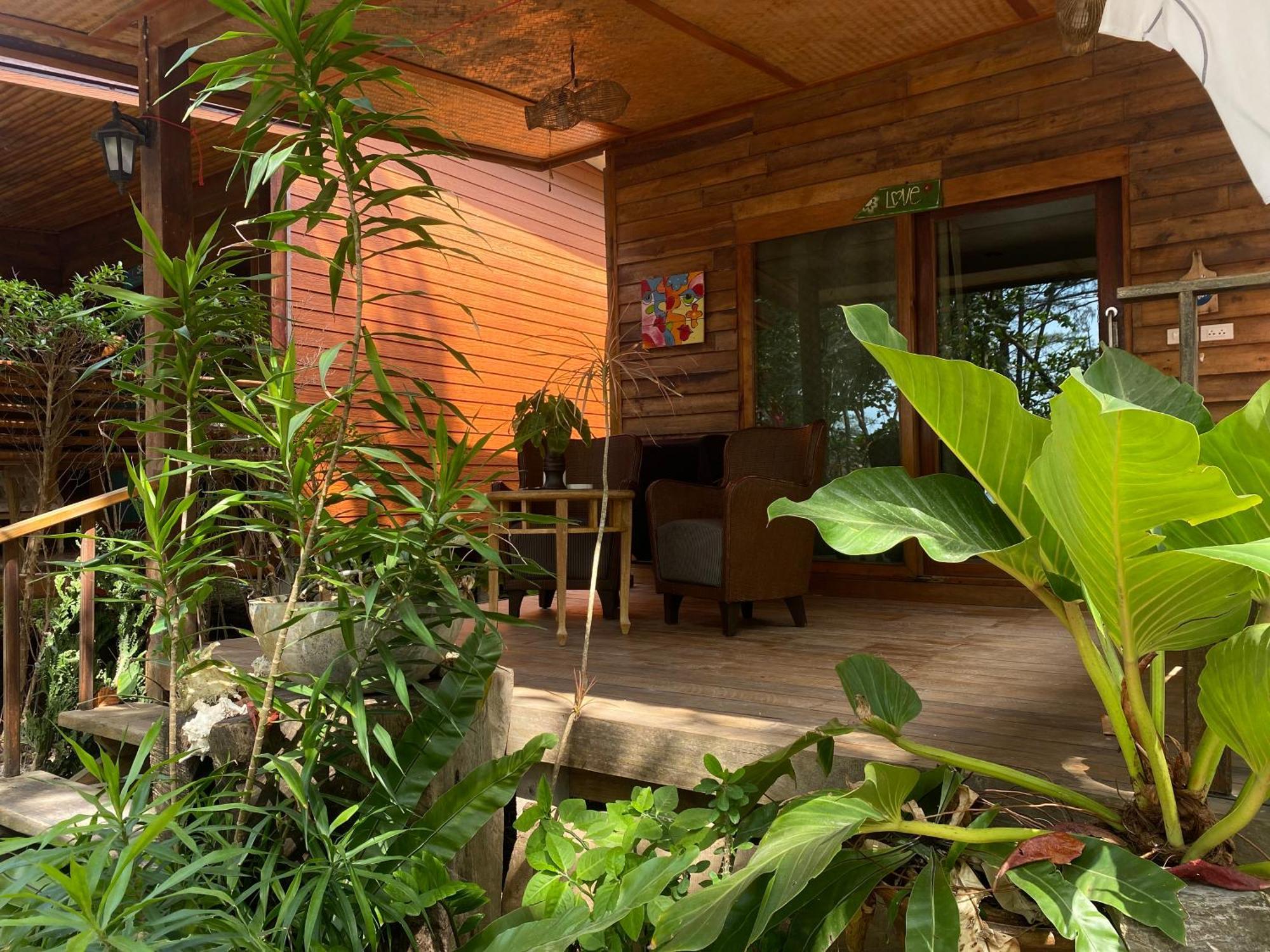 Coconut Lanta Resort @Klong Dow Beach 끄라비 외부 사진