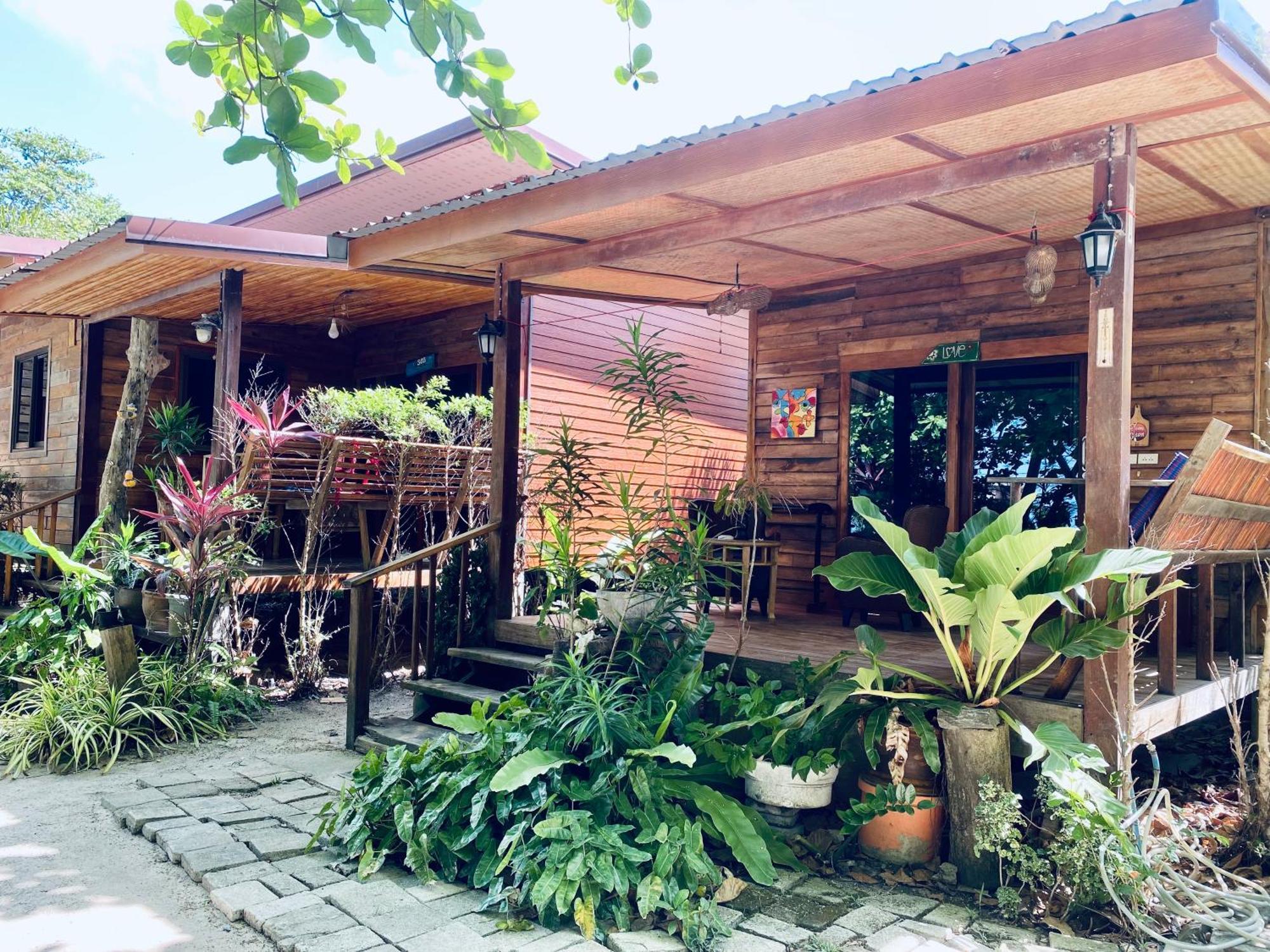 Coconut Lanta Resort @Klong Dow Beach 끄라비 외부 사진